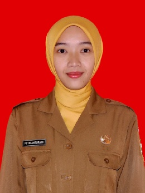 Putri Anggriani, S.Pd